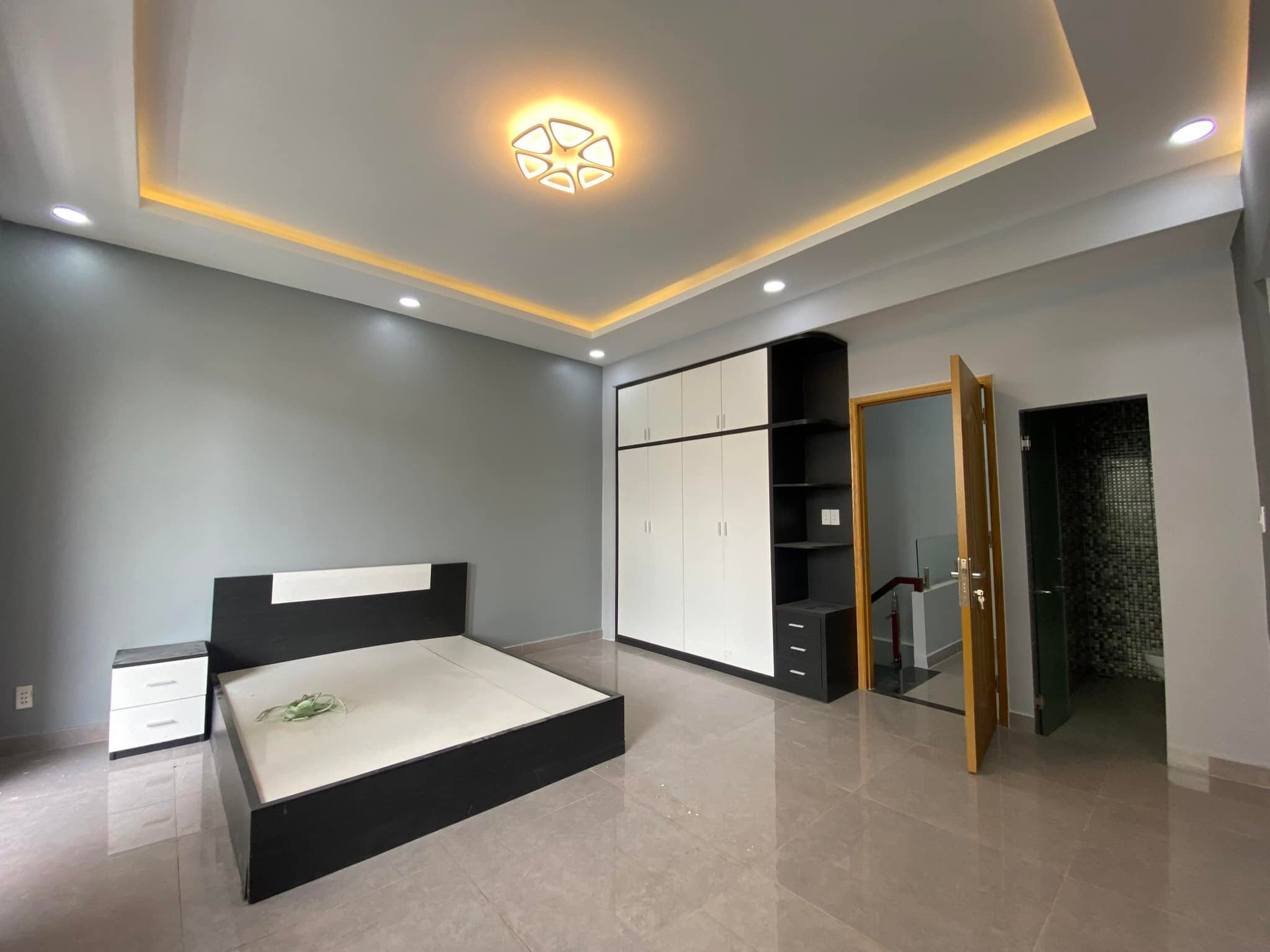 TẶNG NỘI THẤT MỚI ĐẸP - NHÀ MỚI SÁT MẶT TIỀN – HẺM XE HƠI – NỞ HẬU TÀI LỘC 3