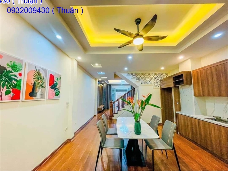 Vị trí kinh doanh đỉnh nhà 4 tầng mặt tiền - Tân Phong - Quận 7 . 4 x 18 giá 15 tỷ . 4