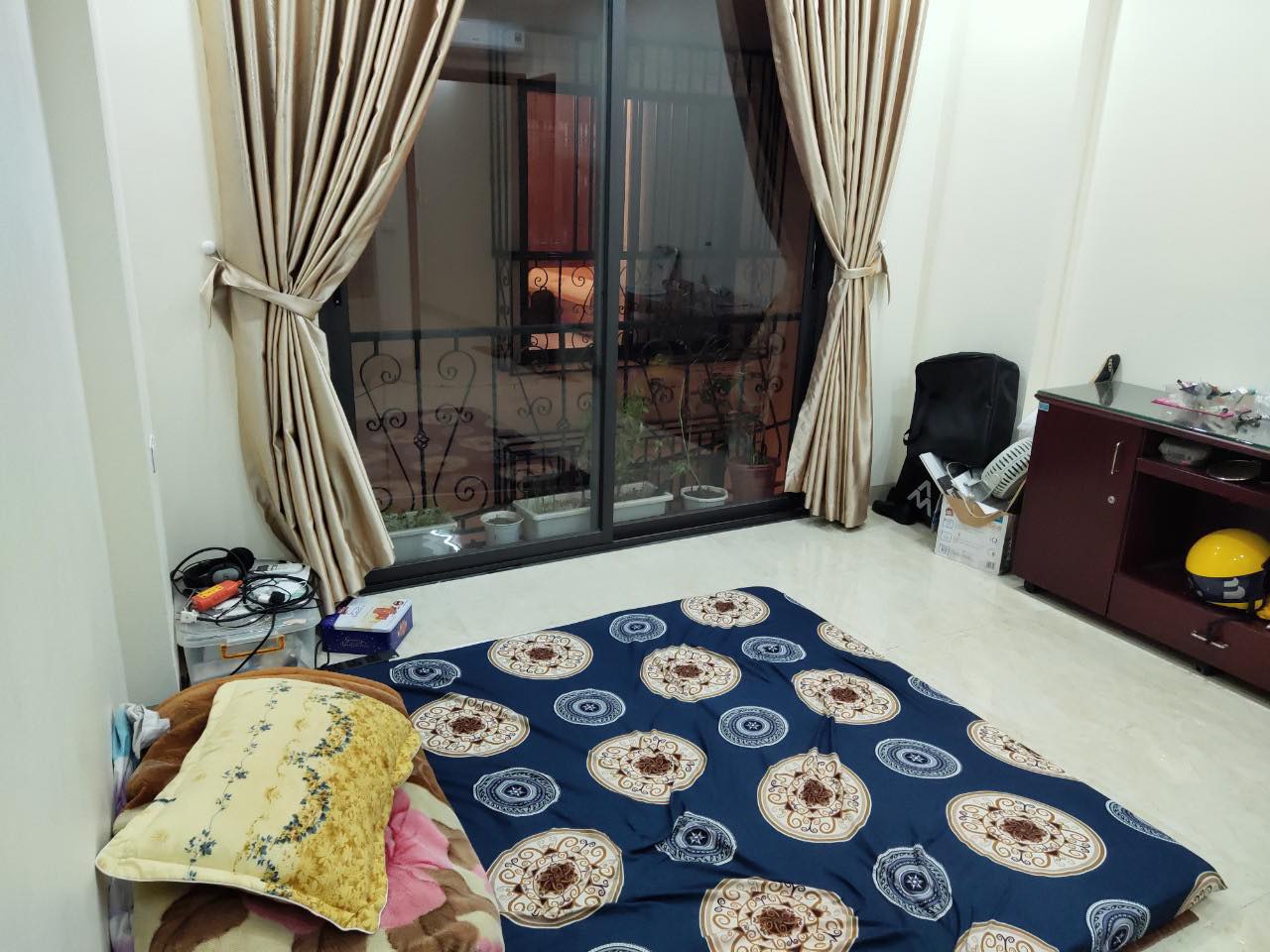 Sale sập sàn - bán Nhà đẹp dân xây khu Việt Hưng: 38m2, 3 tầng, ô tô vào nhà, chỉ 2.75 tỷ