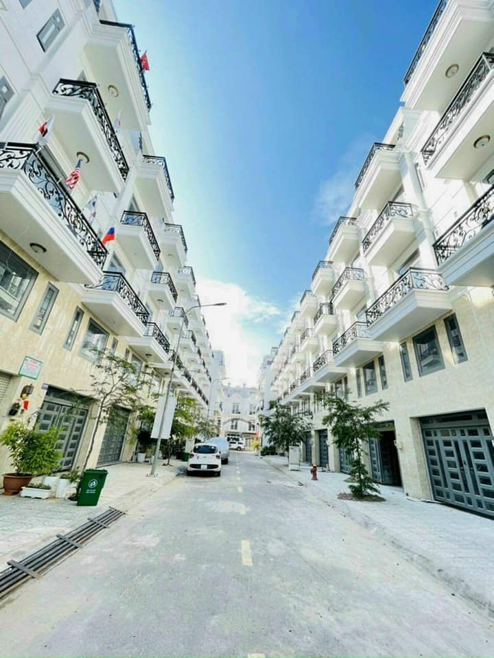 NHÀ LÔ GÓC 3 MT-83M2 HẺM XE HƠI P5 GÒ VẤP 5