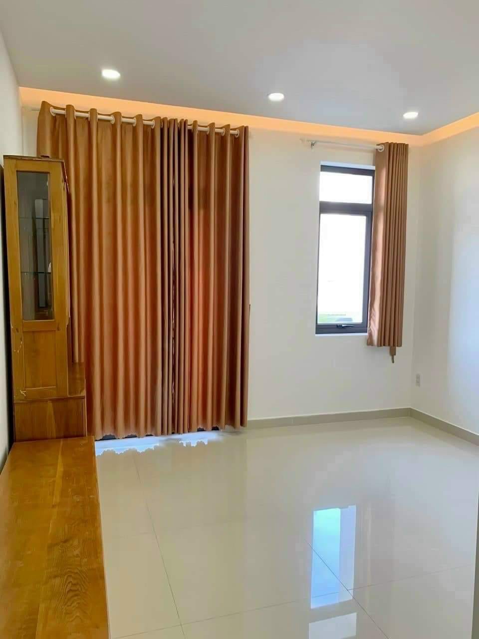 Bán Nhà Đường Lê Văn Lương , Quận 7, 4 tầng, 65m2, dòng tiền 20tr/tháng, giá 8.5 tỷ. Tuấn 0904377409 4