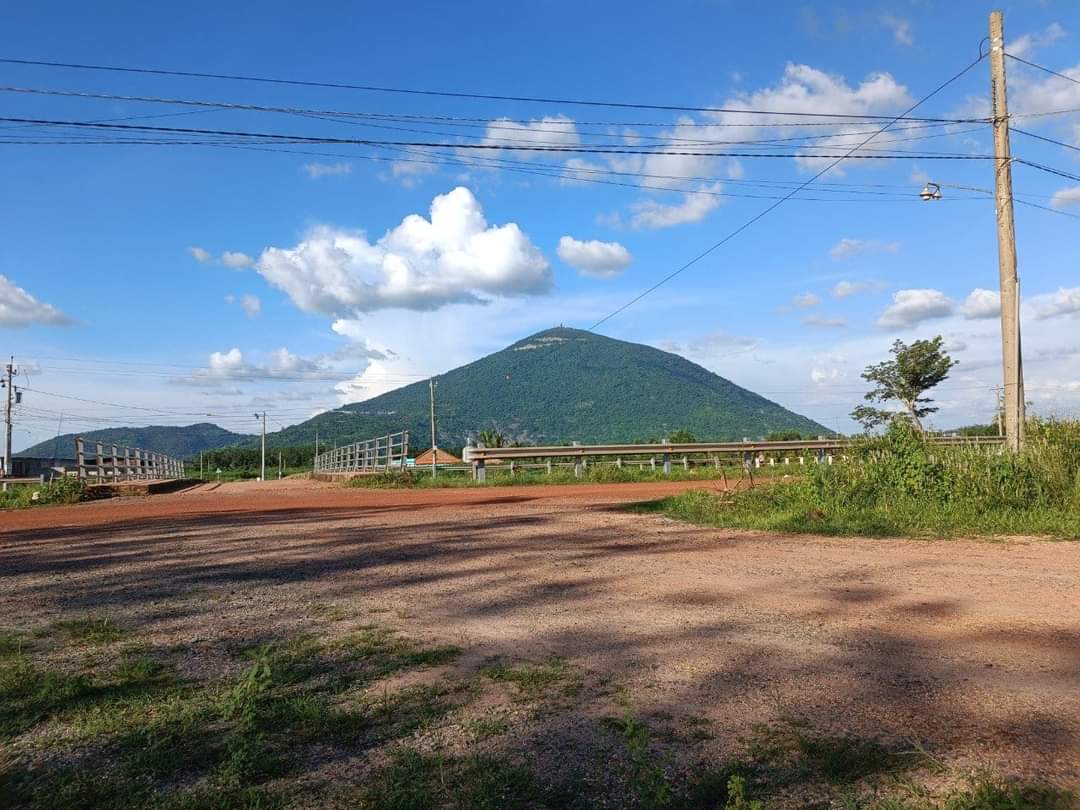 Cần bán Đất đường Trần Phú, Phường Ninh Sơn, Diện tích 300m², Giá 680 Triệu