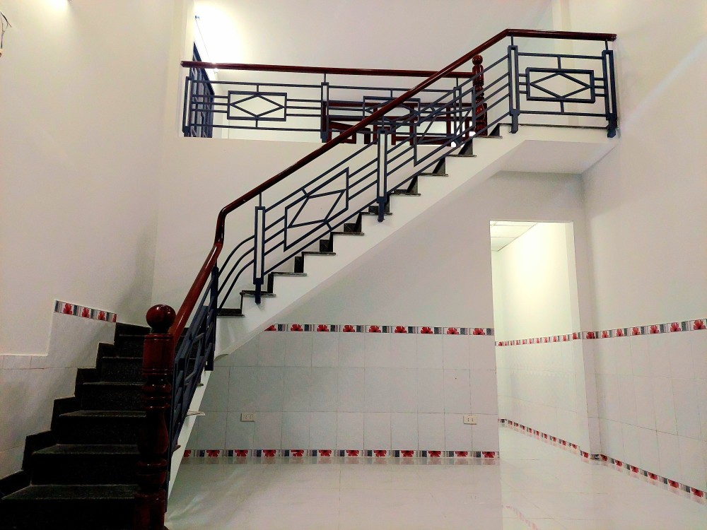 Nhà đẹp-Đường 6m Cách chợ Hiệp Thành 200m, ngang lớn 4.7m 3 tầng chỉ 4 tỷ 750. 2