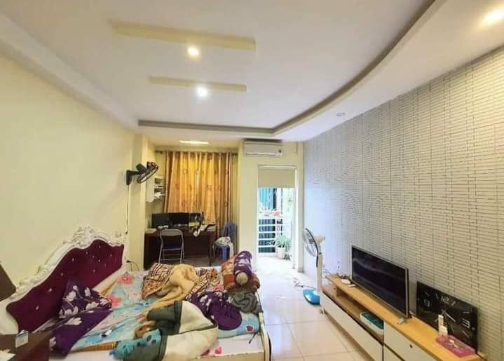 Ô TÔ gần, Phố Thượng Đình, 42m2, Mặt tiền 4.6m, Giá 5 Tỷ, 0879785710. 3