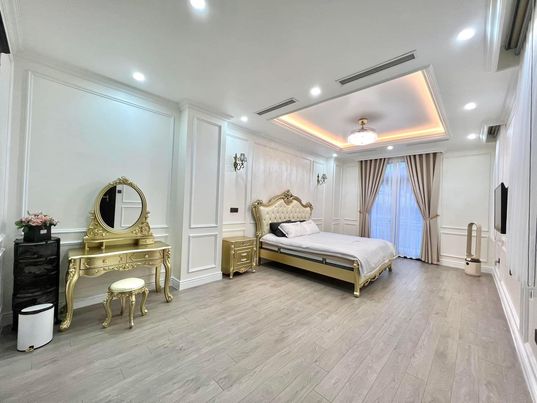 Bán nhà Hoàng Như Tiếp, Bồ Đề, Long Biên 119m2 MT5m Ô TÔ - NGÕ THÔNG- DIỆN TÍCH RỘNG chỉ 9,5tỷ.