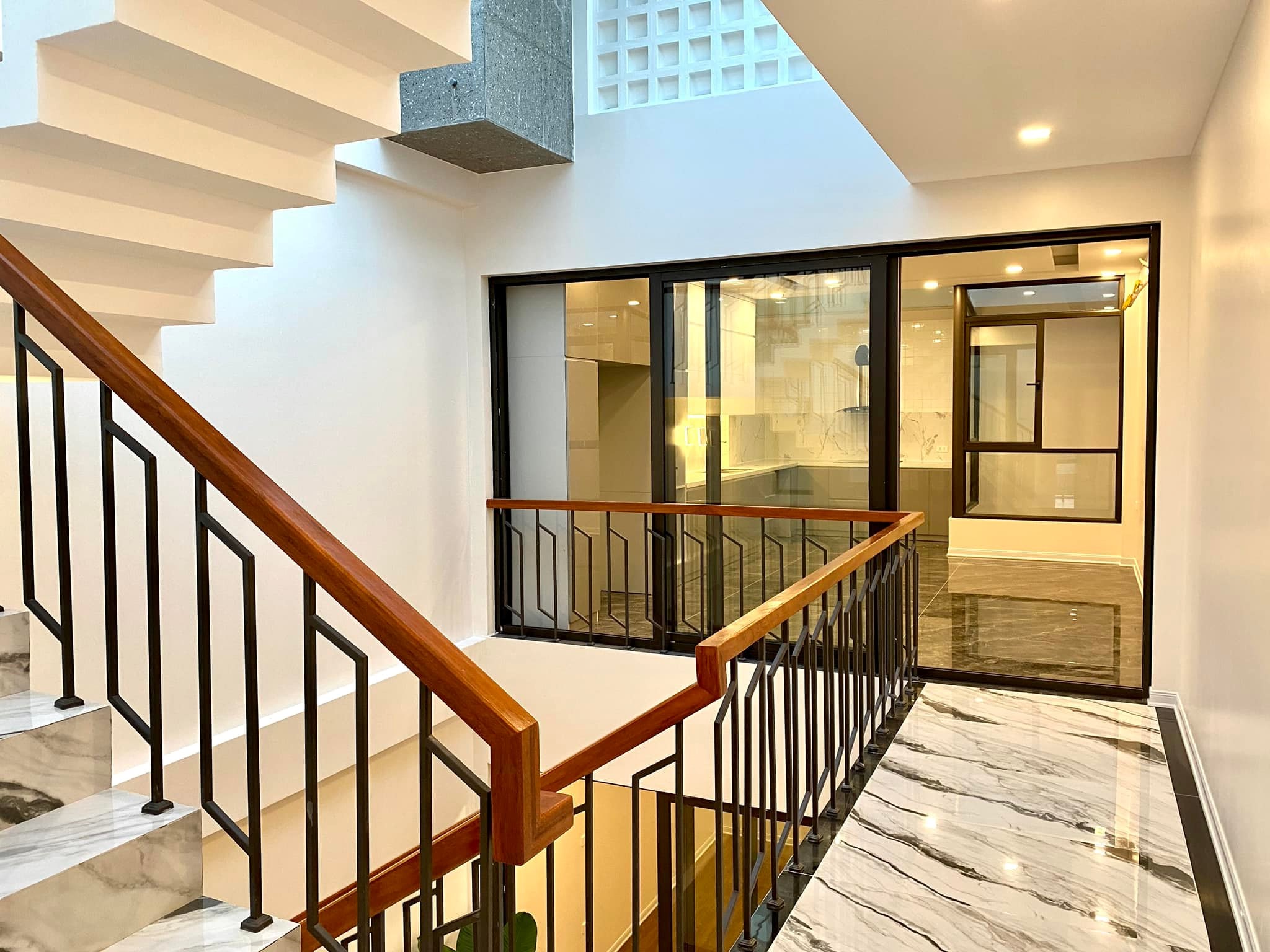 5 TỶ,CHÍNH CHỦ NHÀ ĐẸP TƯ ĐÌNHI,LONG BIÊN, 50M, 6 TẦNG,THANG MÁY, FULL NỘI THẤT Ở NGAY 0389160730 2