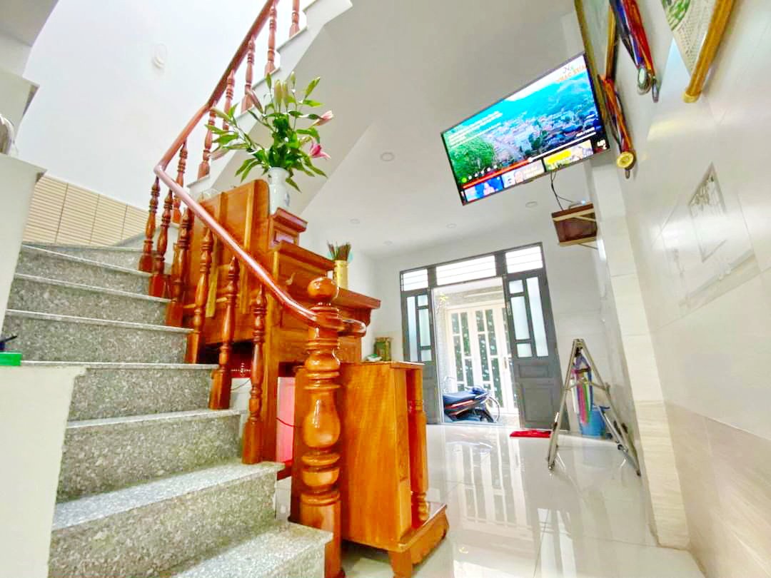 Bán nhà đẹp 1 lầu hẻm Lê Văn Lương quận 7
