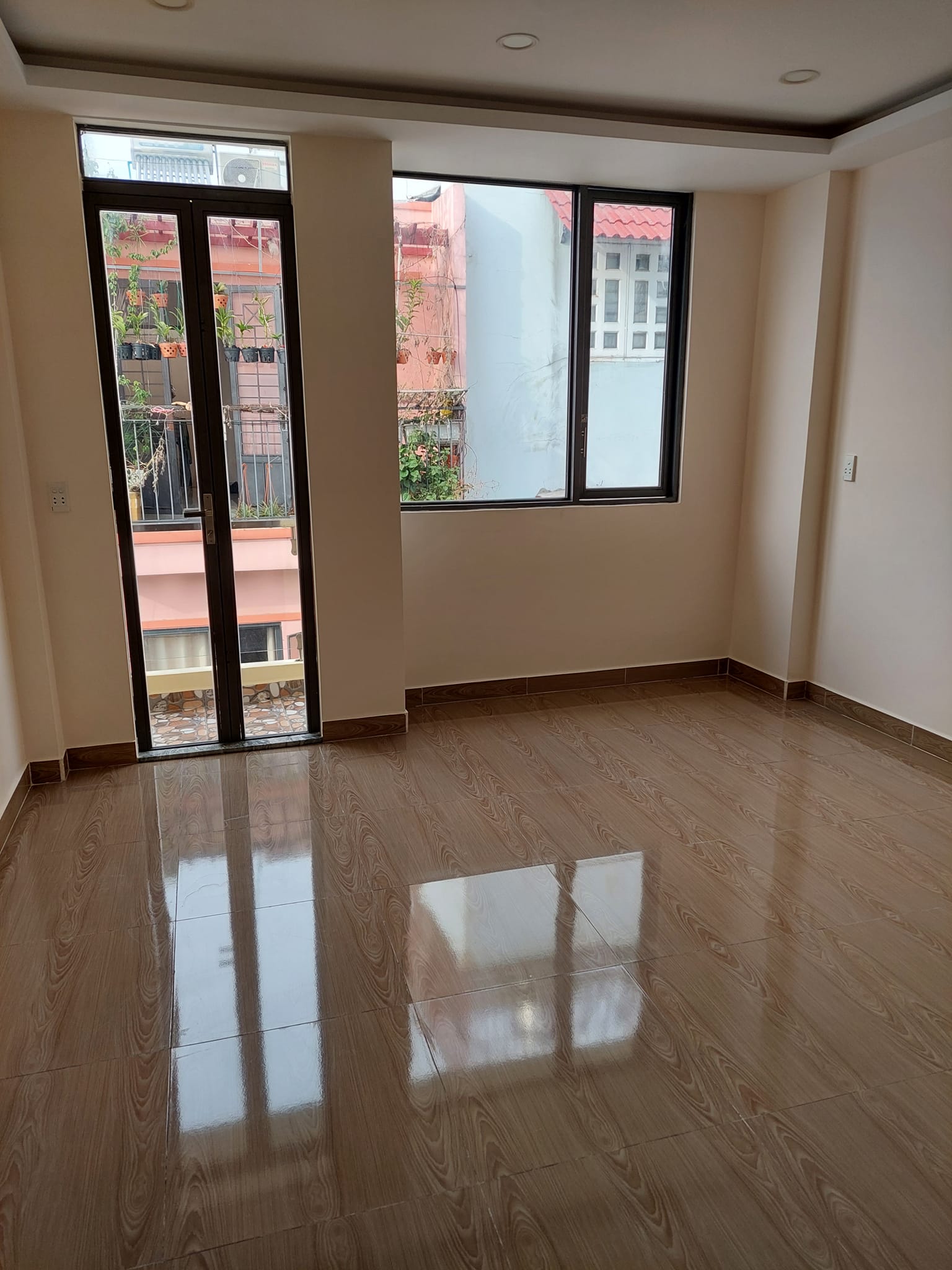 NHÀ 1 SẸT , 3 CĂN RA  PHẠM VĂN BẠCH, 63m2, 2 TẦNG,3 PN, 5 TỶ 1 2