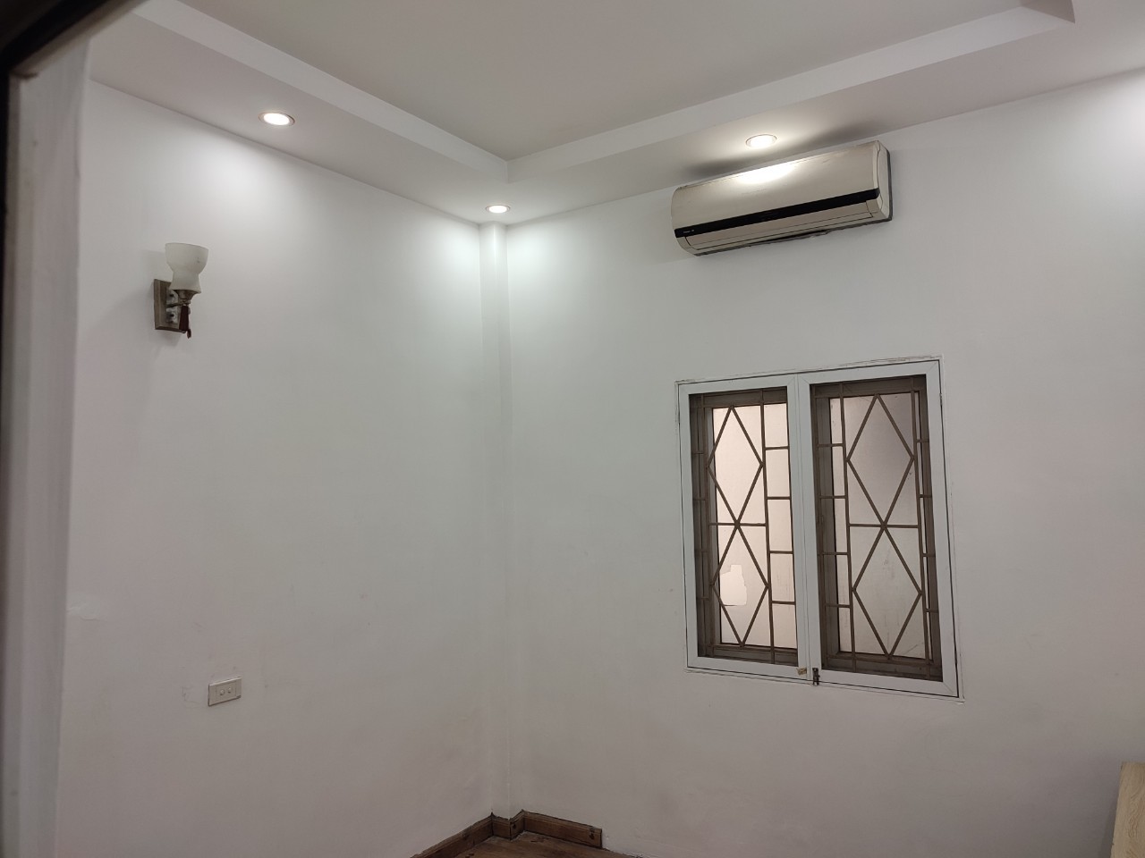 Bán nhà Mễ Trì Thượng 30m2 Mt 3.5m. Giá nhỉnh 1 tỷ. 3