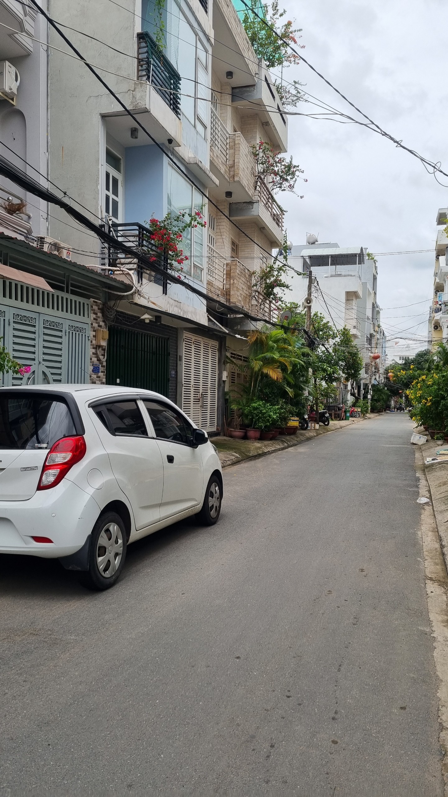 Bán nhà MẶT TIỀN ĐƯỜNG SỐ 52, Quận 7, 70m2, 4 Tầng, chỉ 12.8 tỷ - LH: 0898656822