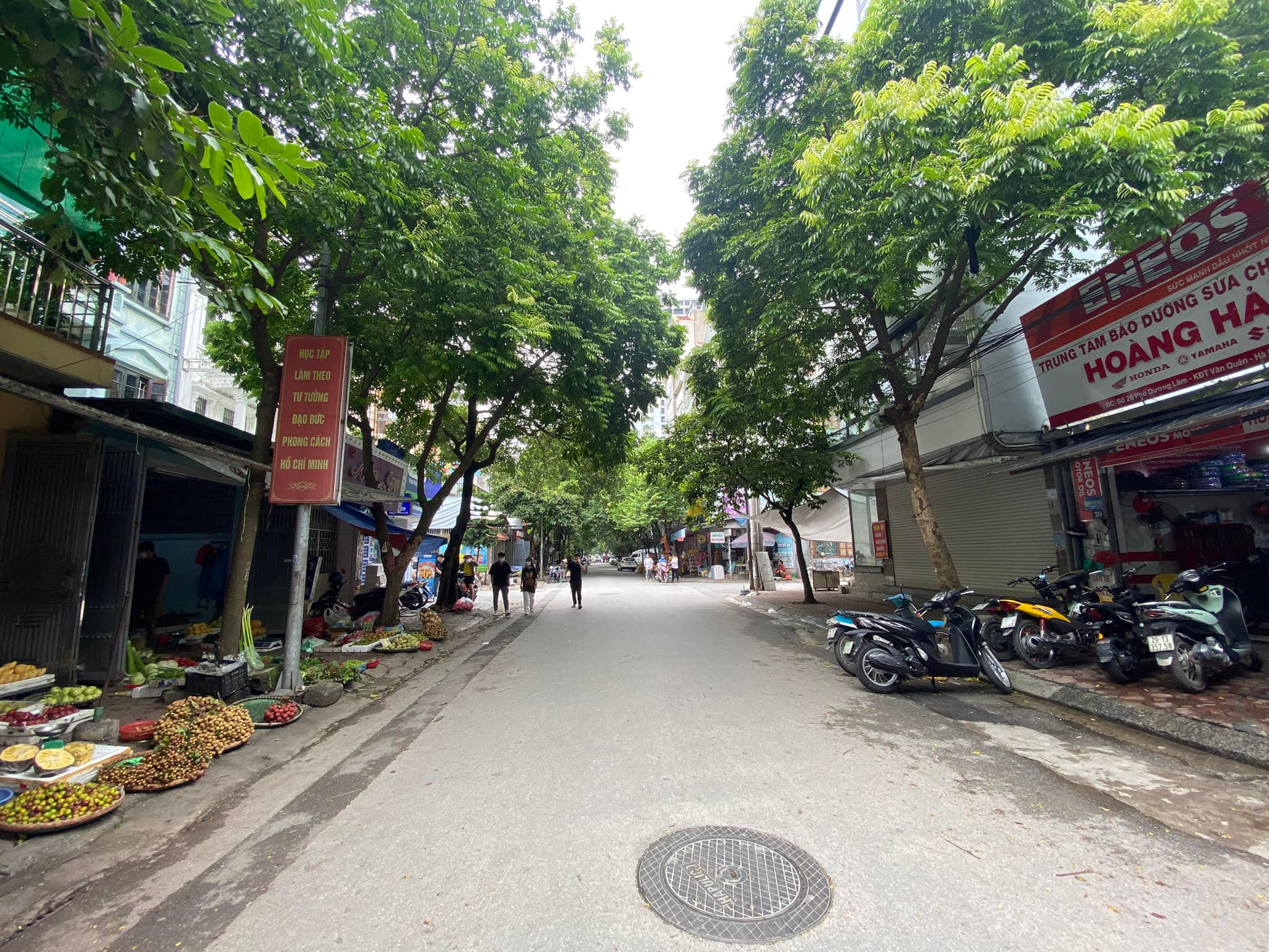 Bán nhà mặt phố KĐT Văn Quán, Hà Đông 106m2, 4 tầng, MT 4,3m, giá cực hiếm 17,5 tỷ. MẶT PHỐ- KINH DOANH - 3 OTO TRÁNH VỈA HÈ - GIÁ CỰC ÊM - CHỦ CẦN BÁN GẤP.