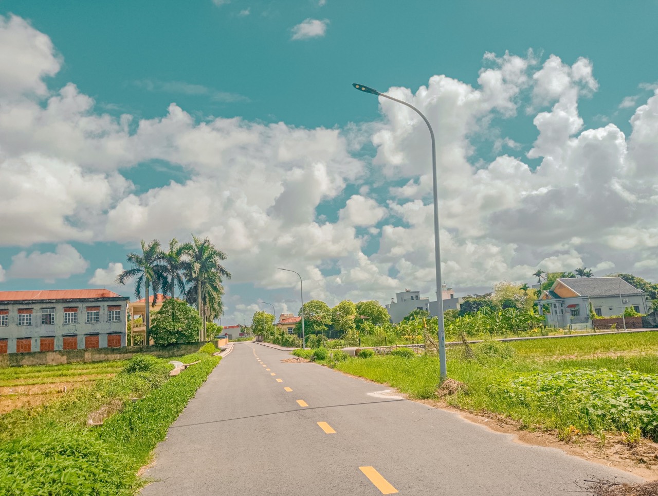 Cần bán ô đất sổ đỏ chính chủ, vị trí độc tôn, tiện ích đa dạng như chợ, trường học, trạm y tế 3