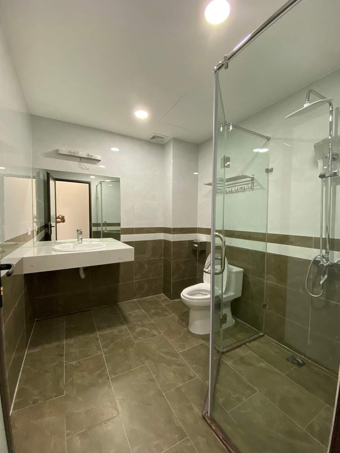 CHỦ CẦN TIỀN BÁN GẤP ,NHÀ SIÊU ĐẸP 50m2- ĐÀM QUANG TRUNG Ô TÔ ĐỖ CỬA –MẶT PHỐ- TRUNG TÂM TIỆN ÍCH NGẬP TRÀN! GÍA 7,5 TỶ 4