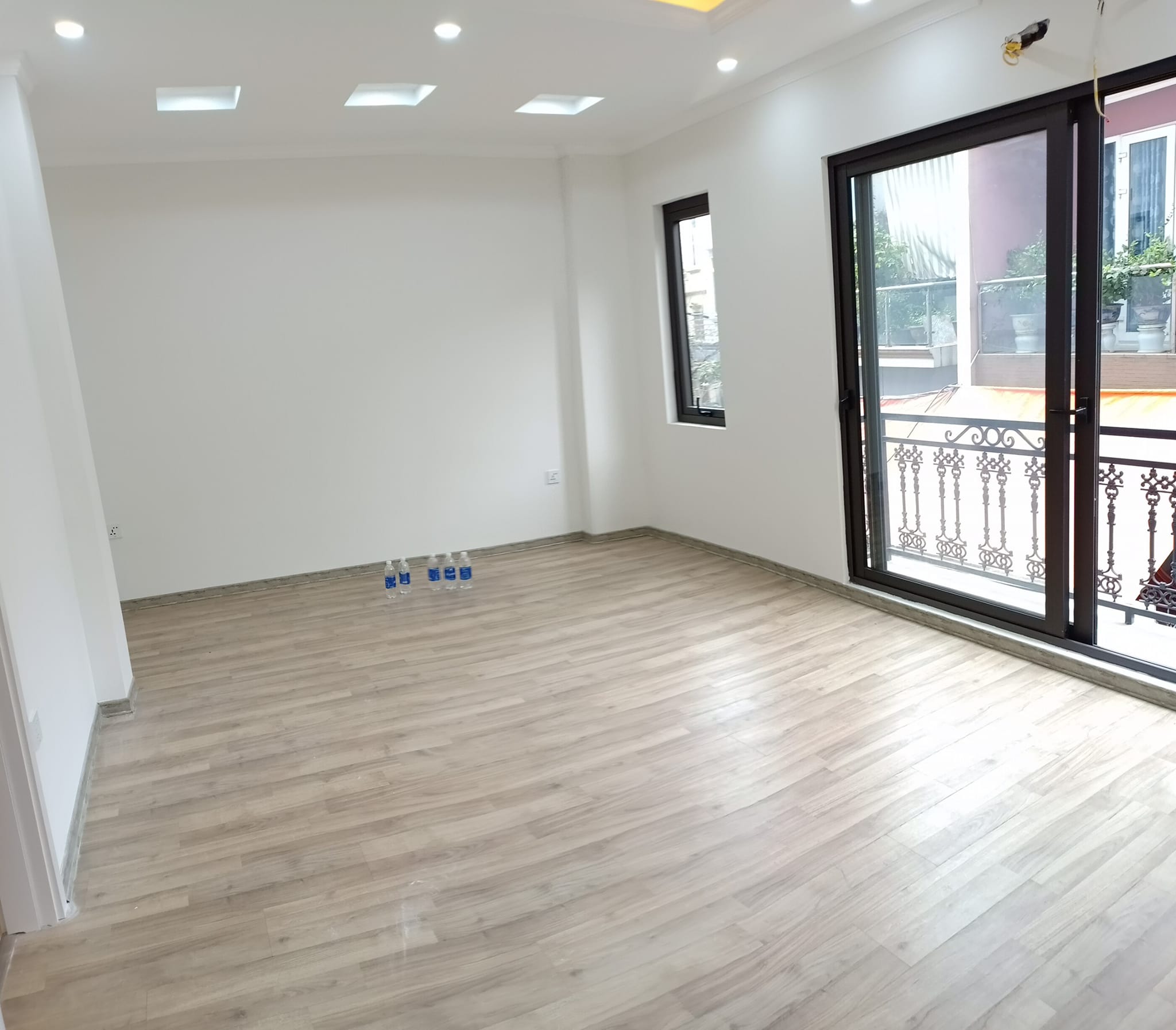 BÁN NHÀ  PHỐ NGUYỄN SƠN, LONG BIÊN, HÀ NỘI. 73m2  Giá 5.95 Tỷ, 10m ra phố, ÔTÔ đỗ cửa, ngõ thông, ở QUÁ ĐỈNH 2