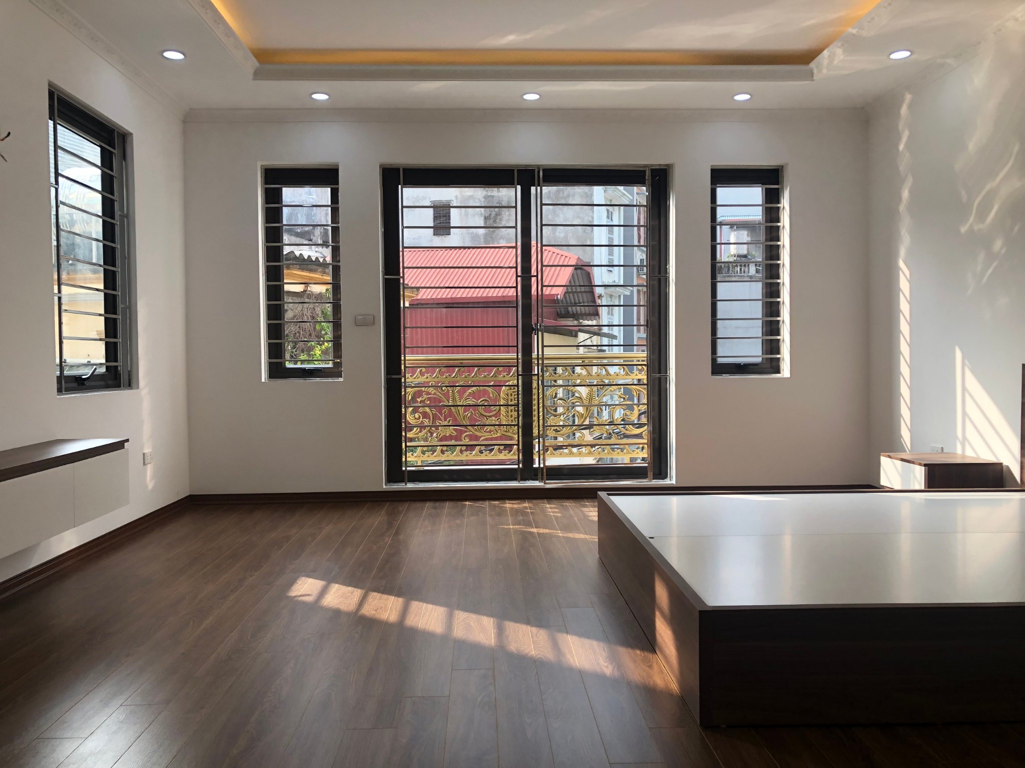 Nhà đẹp Nguyễn Khang – lô góc – 6 tầng thang máy – ngõ thông – kinh doanh. 4
