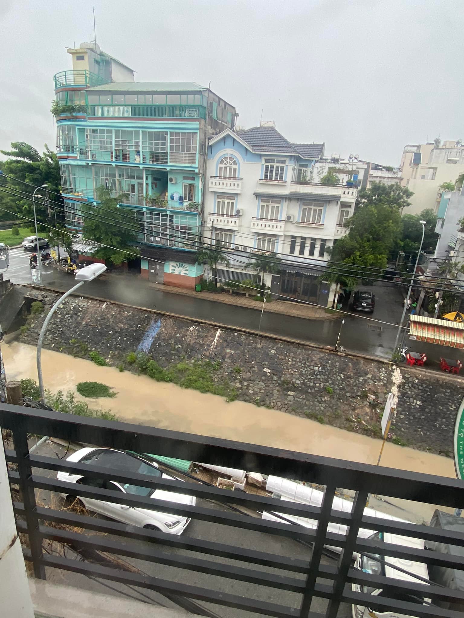 NHÀ CỰC KHỦNG  SÁT MẶT TIỀN TÂN SƠN  DOANH THU DÒNG TIỀN TRÊN 30TR  CÁCH MẶT TIỀN 1 CĂN PHƯỜNG 15 TÂN BÌNH 3