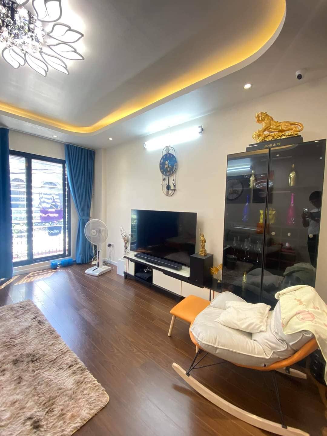 CHÍNH CHỦ CẦN BÁN NHÀ, VIỆT HƯNG, LONG BIÊN, 2 Ô TÔ TRÁNH 60M MT5 NHỈNH 8 TỶ.