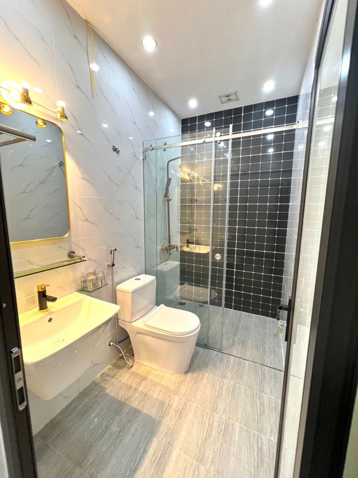Siêu Phẩm Mặt Ngõ Cầu Giấy Kinh Doanh Sầm Uất-52m-Hơn 7 tỷ-Ngõ Thông Ô tô qua nhà. 5