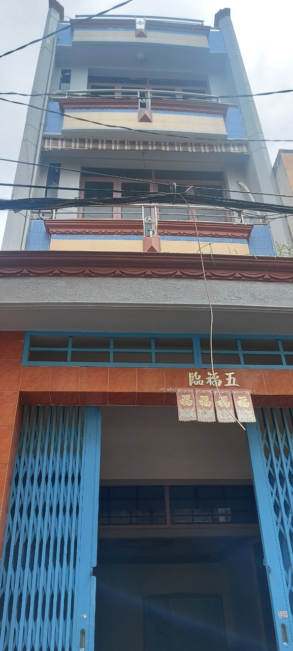 BÁN NHÀ. ĐƯỜNG ÂU CƠ. Q TÂN BÌNH NHÀ 5T. GIÁ 5TY4 TL NHÀ HXH VÀO TẬN CỬA GẦN KHU TRUNG TÂM MUA SẮM. NGÂN HÀNG. NHÀ HÀNG. ĐẨY ĐỦ TIỆN ÍCH. NGAY KHU DU LỊCH ĐẦM SEN. 5
