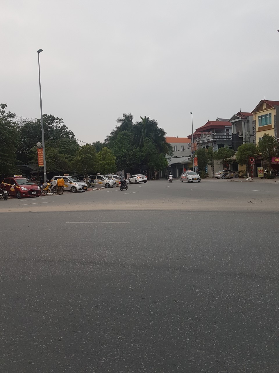 ​Bán đất ĐẸP Nguyễn Khánh Toàn, 3 ô tô tránh vỉa hè MT rộng KD sầm uất