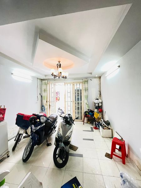 BÁN NHÀ HẺM NHỰA THẲNG MỘT TRỤC - XE HƠI ĐỖ TẬN CỬA - THÔNG SỐ CHUẨN HOA HẬU ÂU CƠ P10 TÂN BÌNH