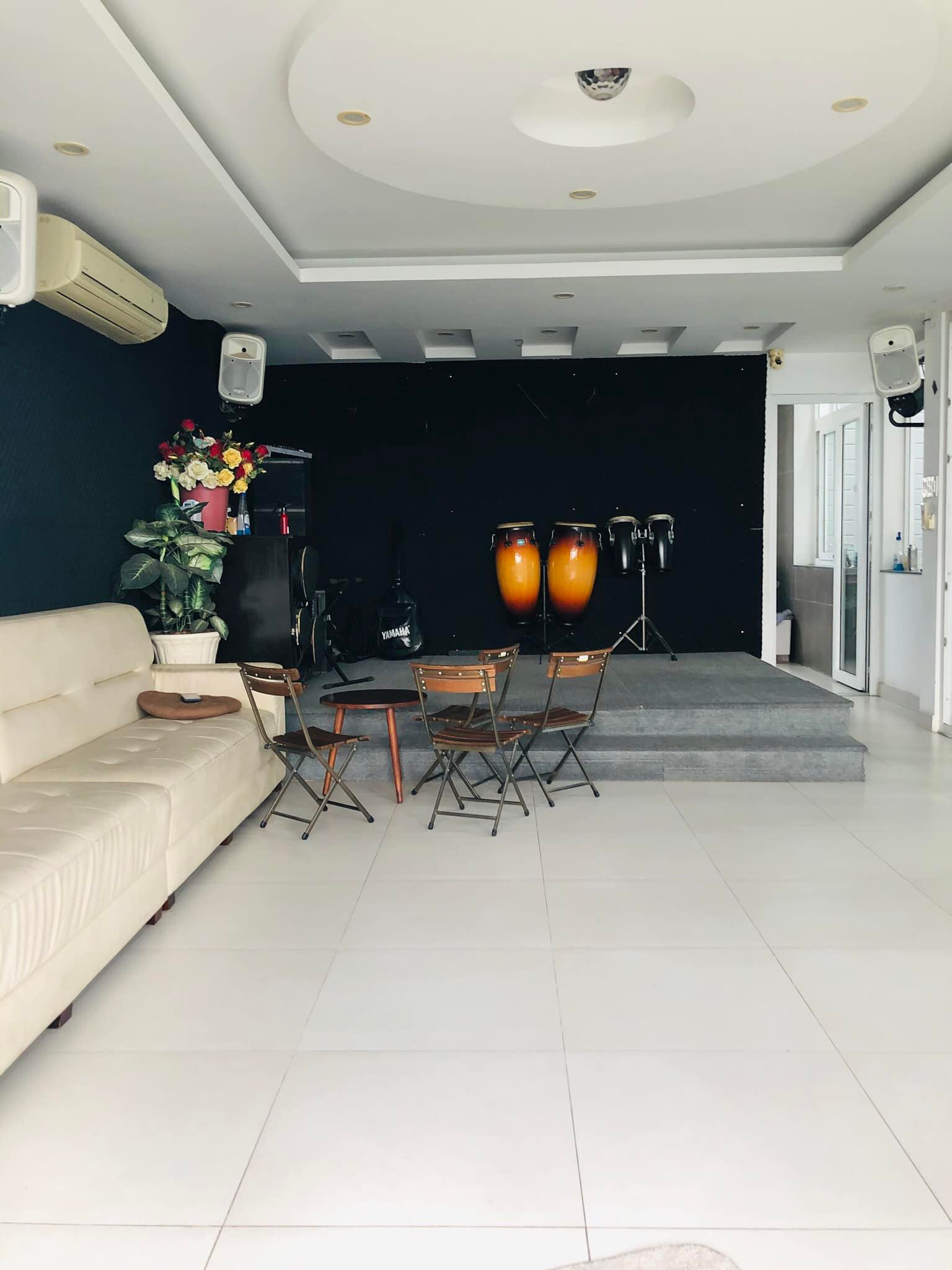 NHÀ 5 TẦNG CÓ THANG MÁY, NỘI THẤT SANG TRỌNG, HẺM XE TẢI TRÁNH THÔNG, TRUNG TÂM TÂN BÌNH - GIÁP Q11 3
