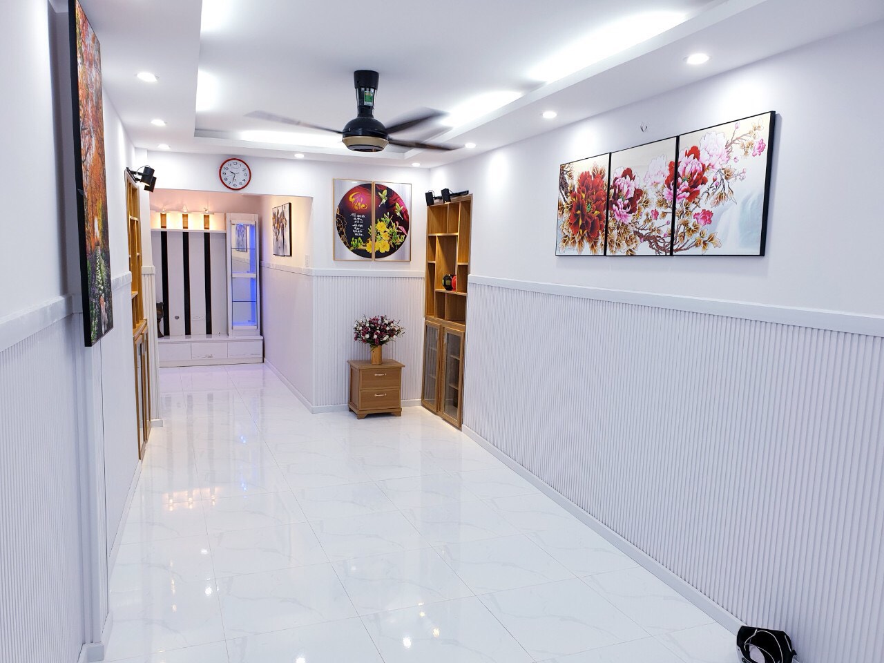 Hẻm ba gác - Thông tứ hướng - Sát bên Quận 10 - Khu vực sầm uất - 63m2 chỉ 5,4 tỷ còn thương lượng.