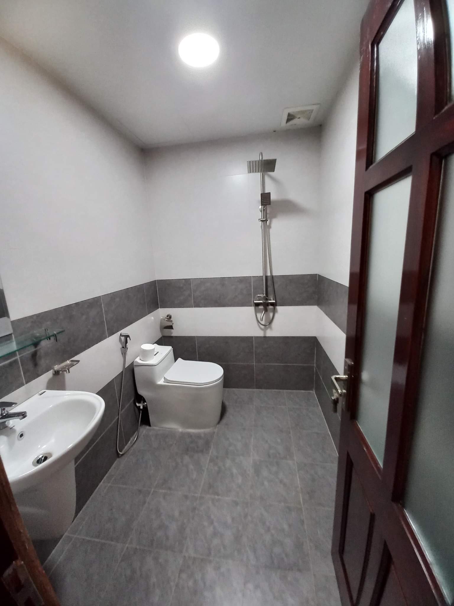 LÔ GÓC AN HÒA 2 THOÁNG - Ô TÔ ĐỖ CỬA- Ô TÔ CON VÀO NHÀ. 3
