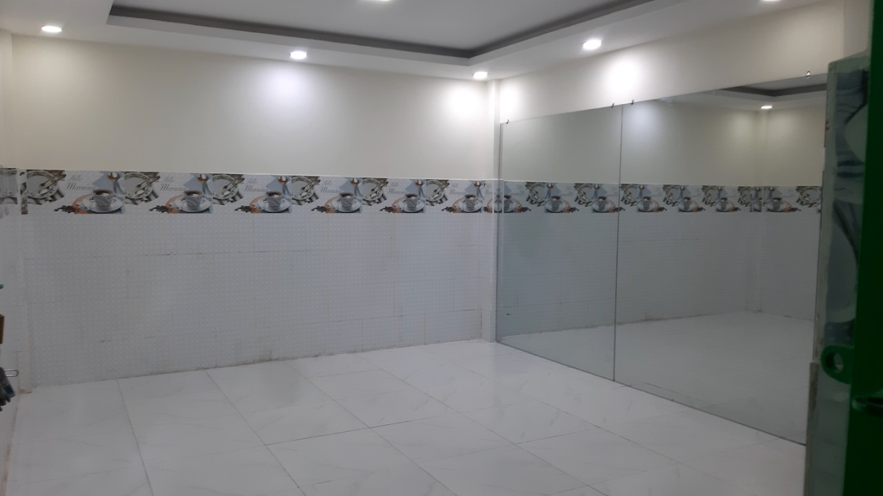 Chính chủ bán nhà tại Đường Lý Chính Thắng, Phường 9, Quận 3 DT32m2x2 tầng Giá 3.3 tỷ LH 0903237277 3