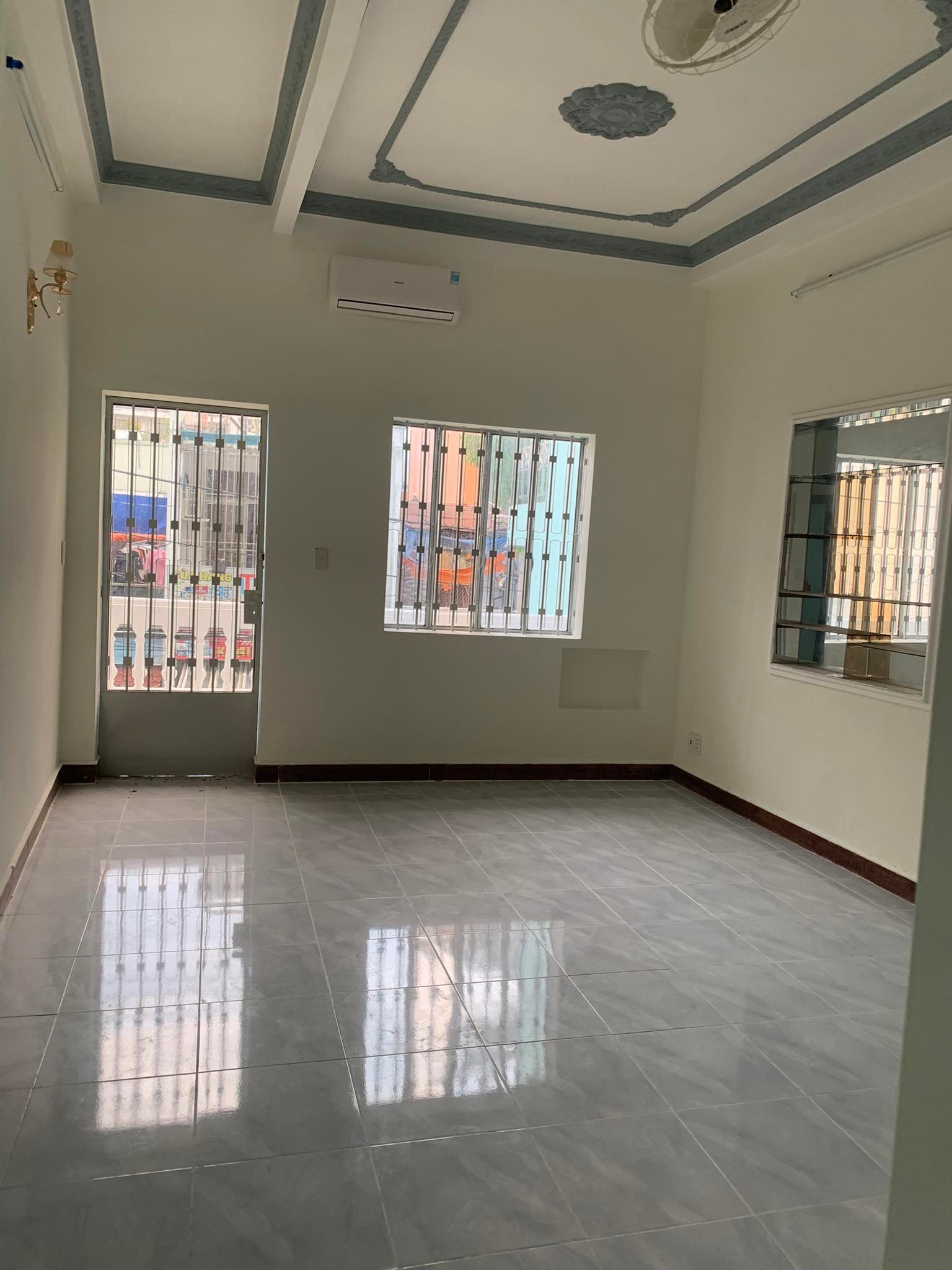 Bán gấp trong tuần căn duy nhất mặt tiền đường hẻm nhựa 6m. Hẻm như đường chính 68m2 chỉ 14ti TRUNG TÂM TÂN BÌNH 2