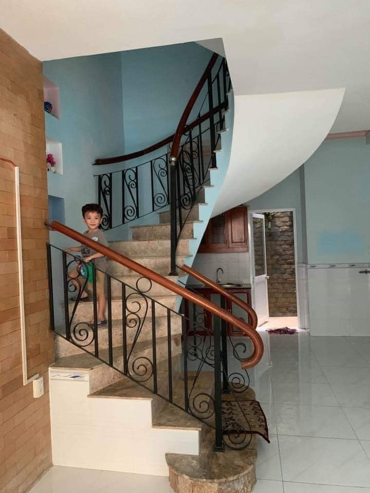 BÁN NHÀ HẺM XE HƠI KHU QUÂN ĐỘI AN NINH GIÁP CỘNG HÒA THUẬN TIỆN DI CHUYỂN SÂN BAY VÀ QUẬN TRUNG TÂM 2
