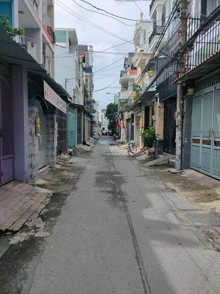 NHÀ MỚI VÀO Ở NGAY- HẺM XE HƠI TRÁNH THÔNG TỨ TUNG 100 TRIỆU /1M2 PHƯỜNG 15 TÂN BÌNH.