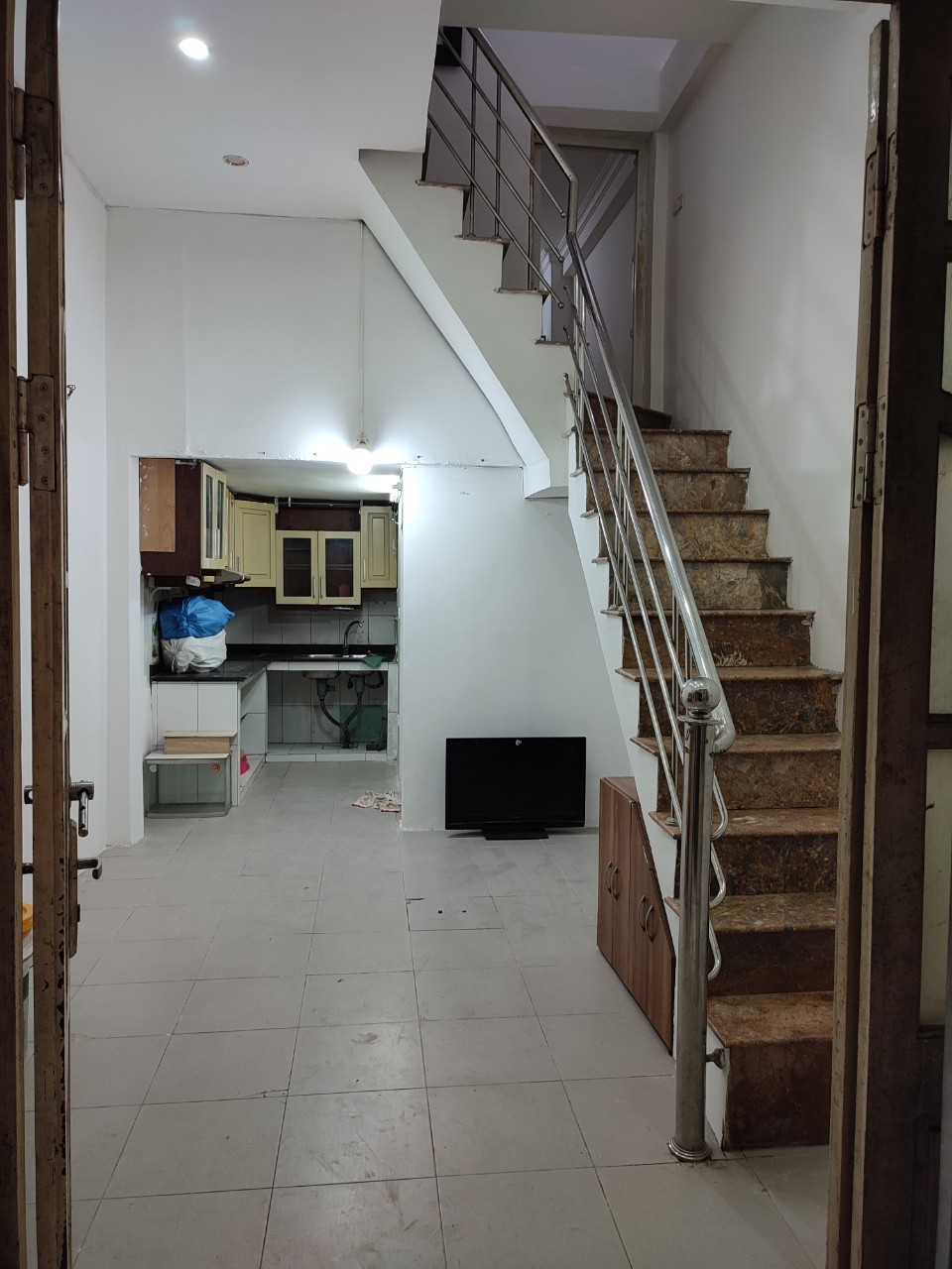 Bán nhà Mễ Trì Thượng 30m2 Mt 3.5m. Giá nhỉnh 1 tỷ.