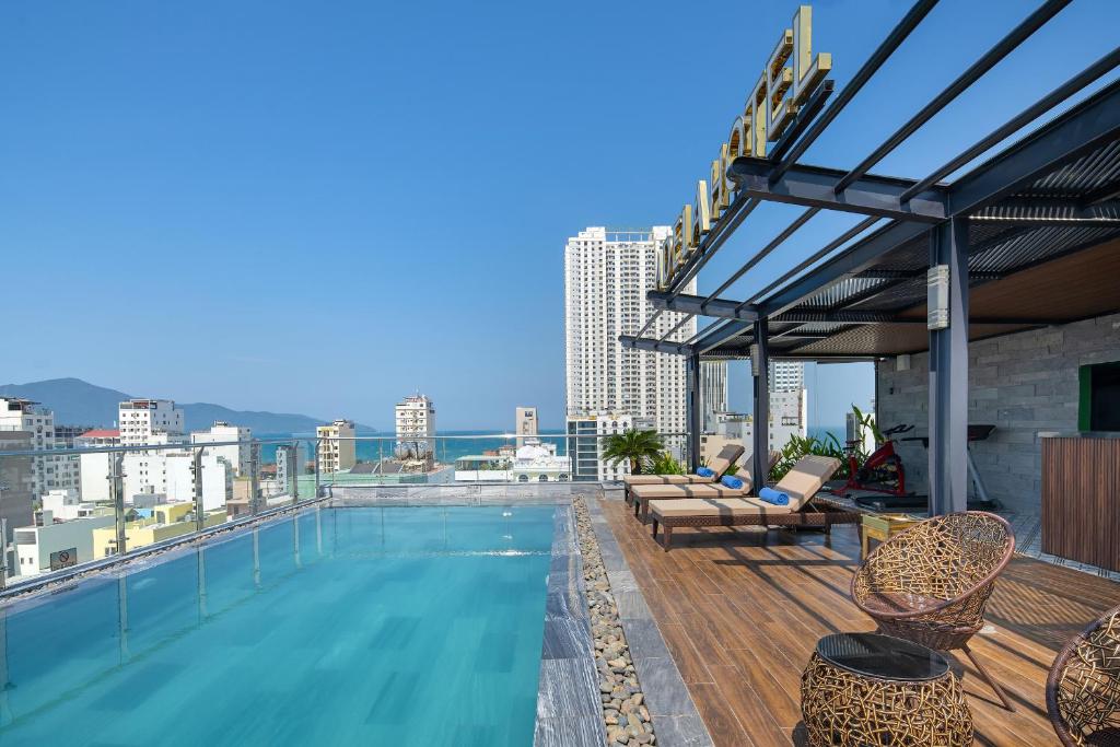 Bán khách sạn Đà Nẵng, 3 sao Boutique - khu An Thượng, Gần Biển Mỹ Khê, có hồ bơi, 15m x 17m, 50 phòng. 3