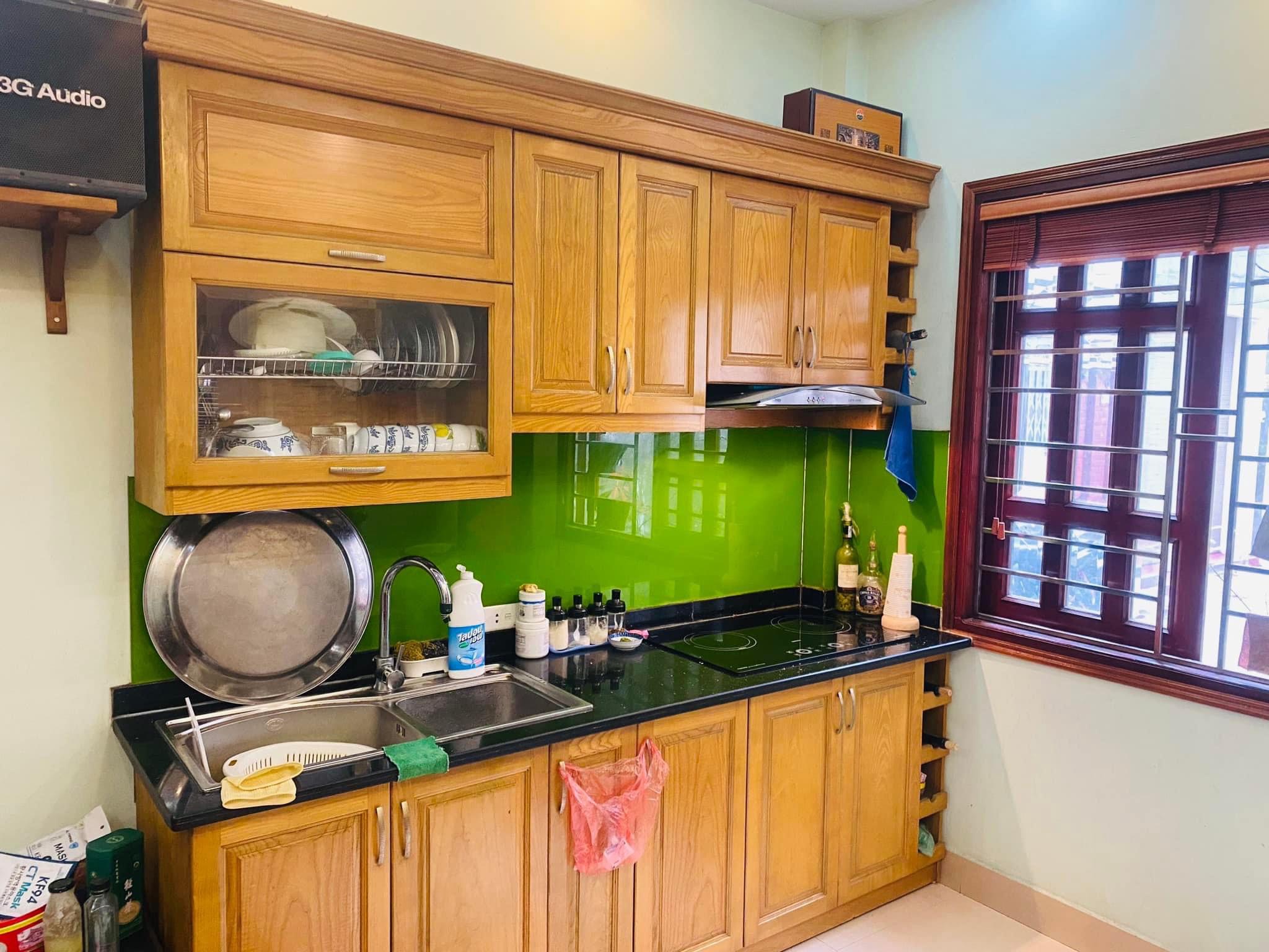 Mình bán nhà Đức Giang 40m Ô TÔ đỗ cửa chỉ 3 tỷ