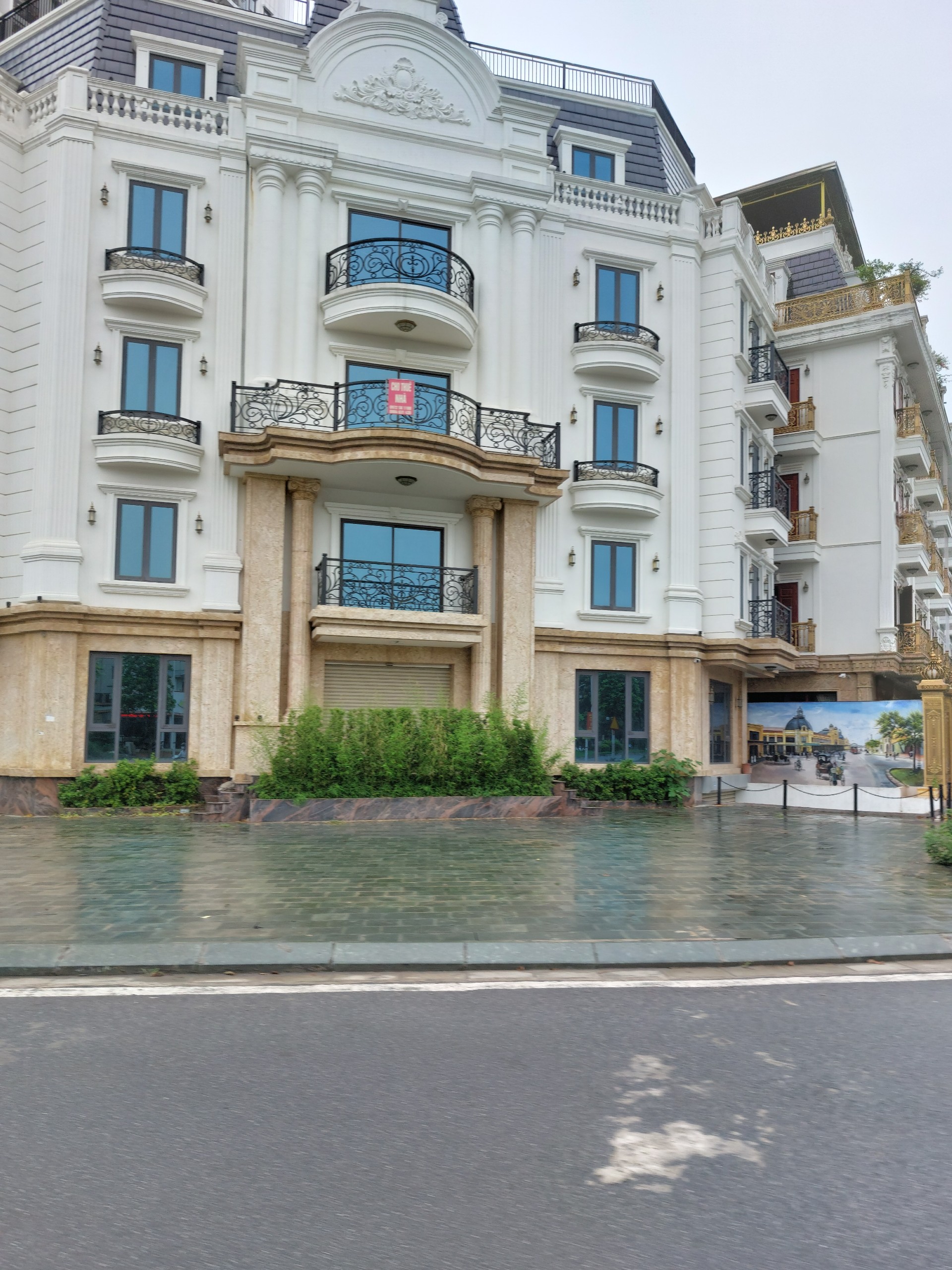 BÁN NHÀ MẶT PHỐ NGUYÊN HỒNG,  KINH DOANH ĐA NGÀNH NGHỀ, 77 M2 GIÁ 33 TỶ