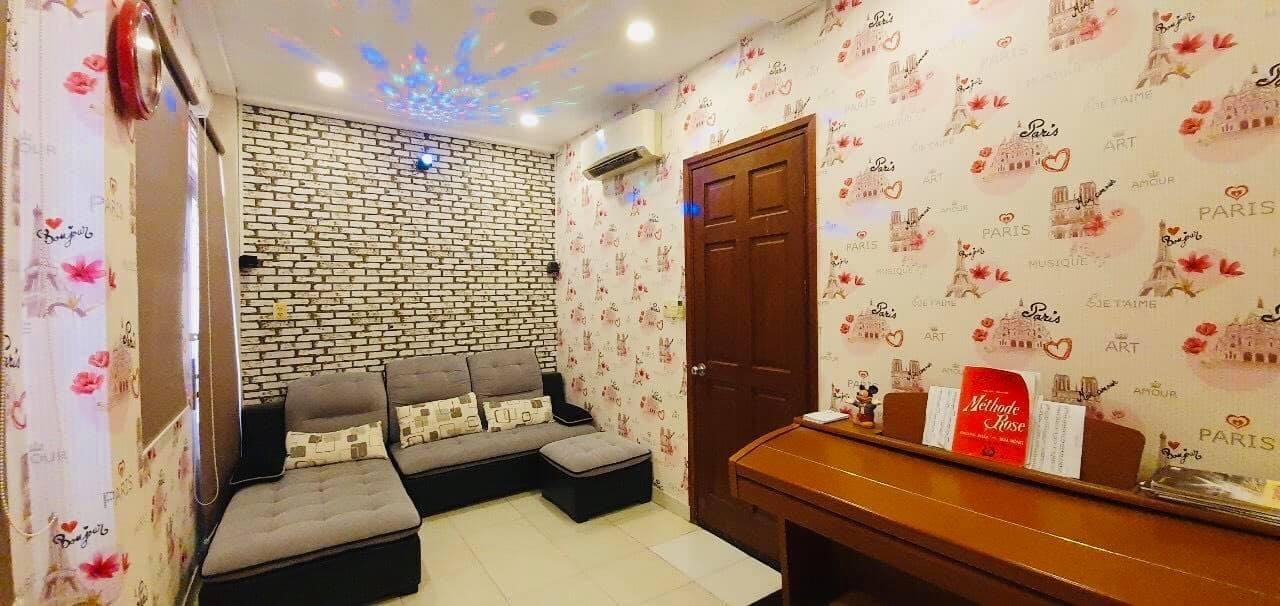 Bán nhà trung tâm quận 10 -  đường CMT8 - Hoà Hưng, Ngang 5m7 - 4 tầng - HXH. Giá: 9  tỷ 3