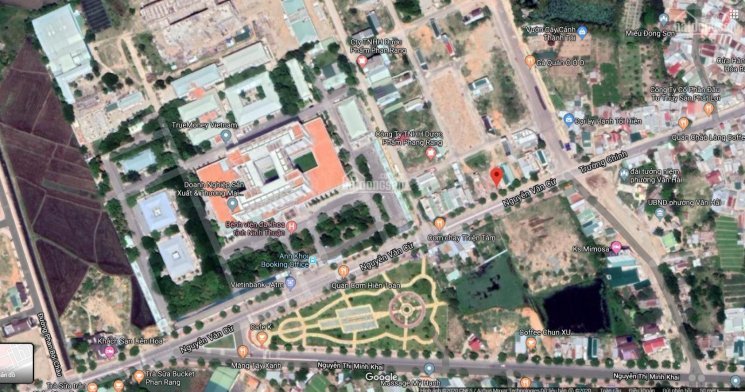 Bán lô đất mặt tiền đường Nguyễn Văn Cừ, cách biển chỉ 2km LH: 0938646237