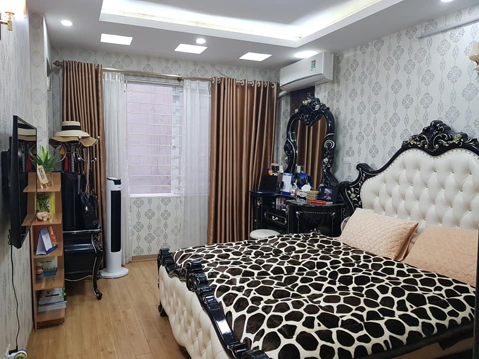 NHÀ GIÁ RẺ..!! đường Hoa Lâm, Phường Việt Hưng, Diện tích 44m², Giá 2.8 Tỷ - LH: 0964855869