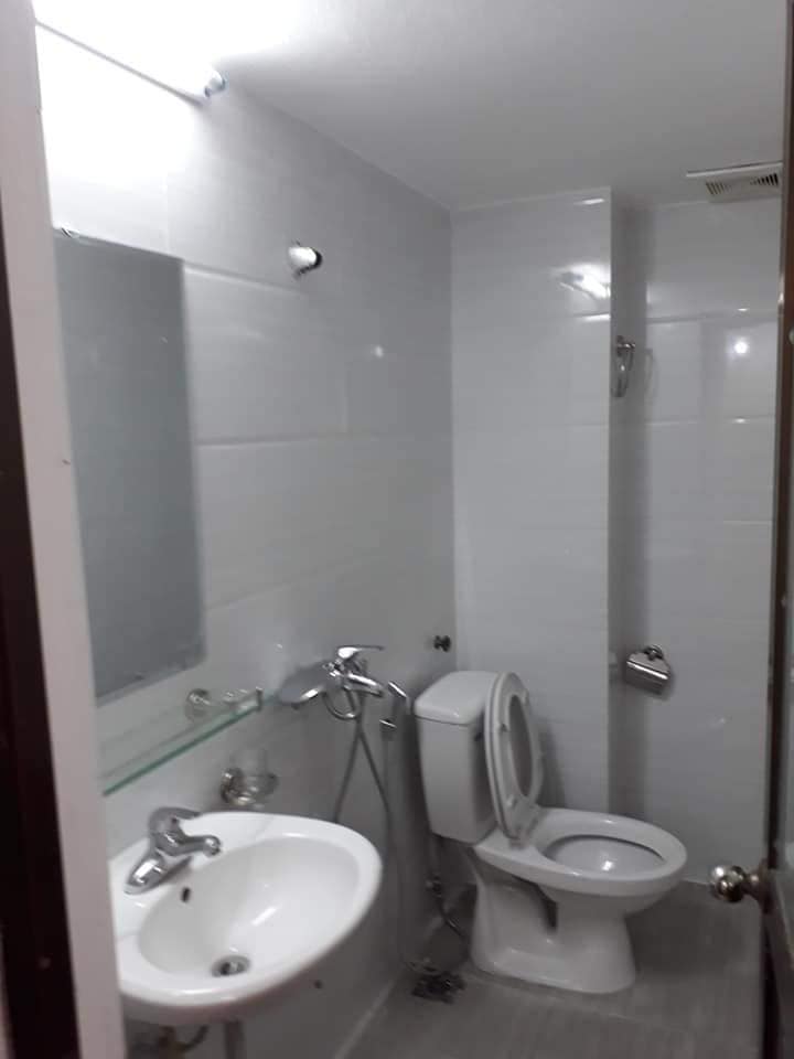 Hậu EURO, chủ bán gấp nhà Lê Đức Thọ, dòng tiền 30tr/th, ô tô đỗ cửa, ngõ thông, Dt 45m, giá 43 tỷ 3