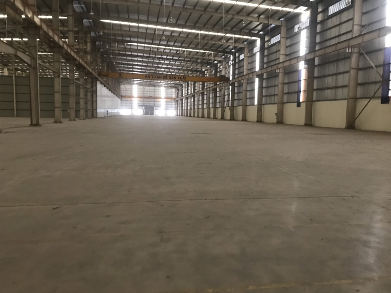 Cho thuê kho xưởng dt lớn lên tới 30.000m2 trong KCN Tiên Sơn, có thể cắt nhỏ từ 3000m2 trở lên theo yêu cầu. LH 0988 457 392 3