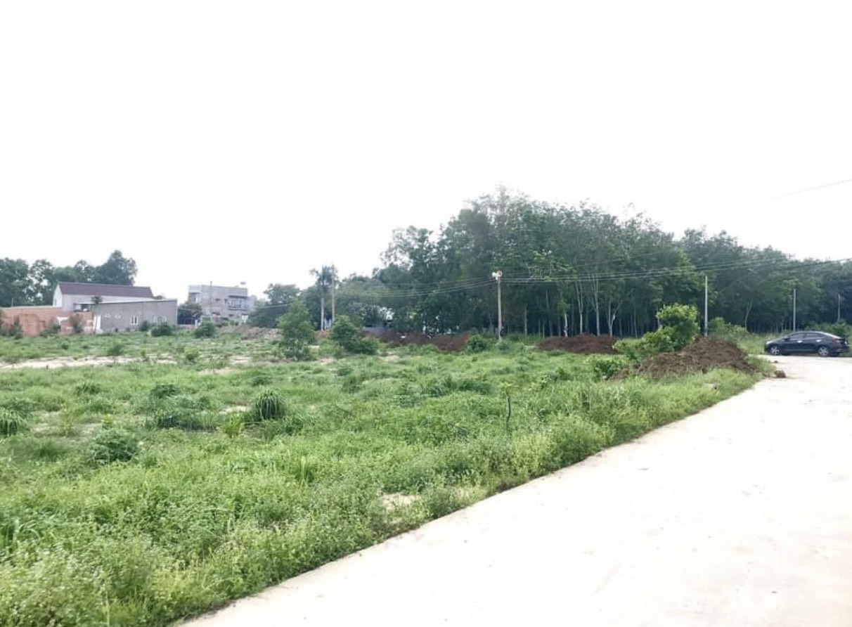 Bán đất 1,7 tỷ 200m2, 60m2 thổ cư tại Khu phố Suối Nhum phường Hắc Dịch thị xã Phú Mỹ 3