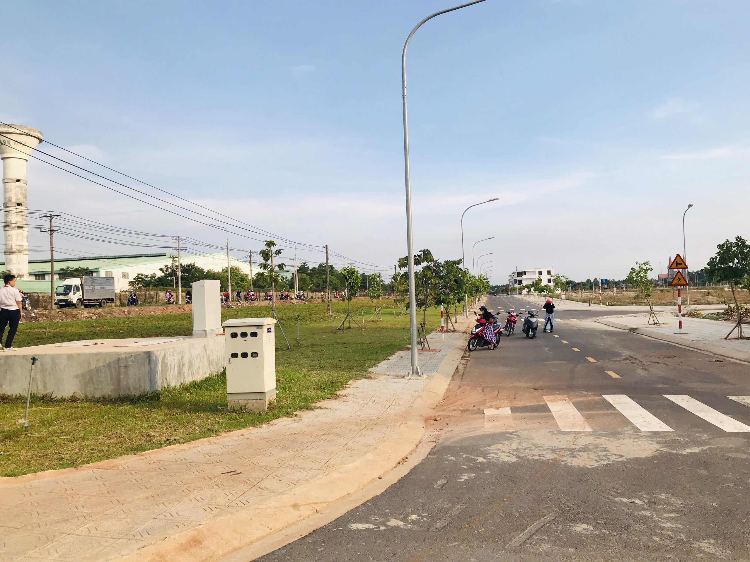 Cần bán Đất đường Đồng Khởi, Phường Tân Phong, Diện tích 100m², Giá 900 Triệu - LH: 0936894008