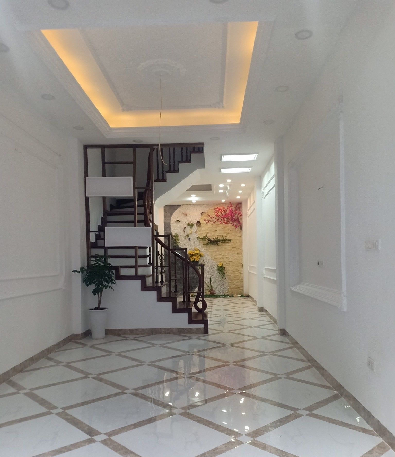 Cần bán Nhà riêng đường Yên Duyên, Phường Yên Sở, Diện tích 33m², Giá 2 Tỷ - LH: 0986465965