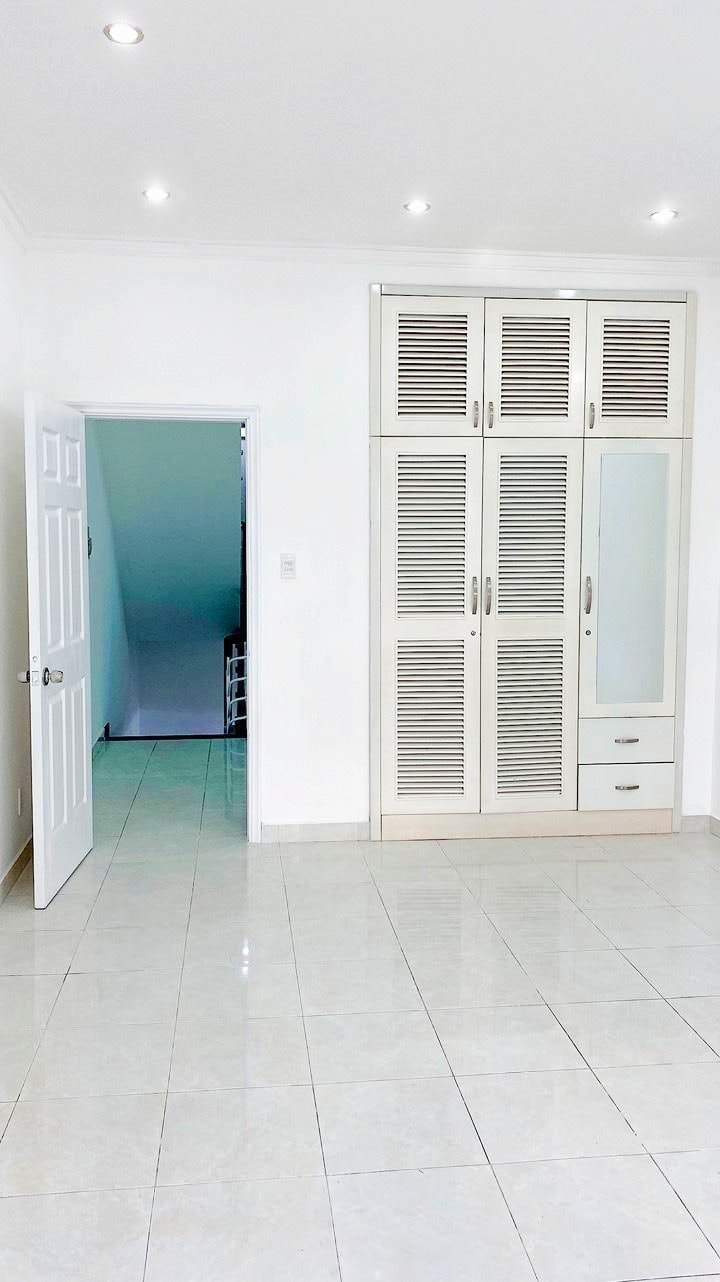 BÁN NHÀ HẺM NHỰA 6M XE HƠI TRÁNH - MỚI ĐẸP VỪA Ở VỪA KINH DOANH CHO THUÊ MỞ VĂN PHÒNG CÔNG TY NGAY LĂNG CHA CẢ 5
