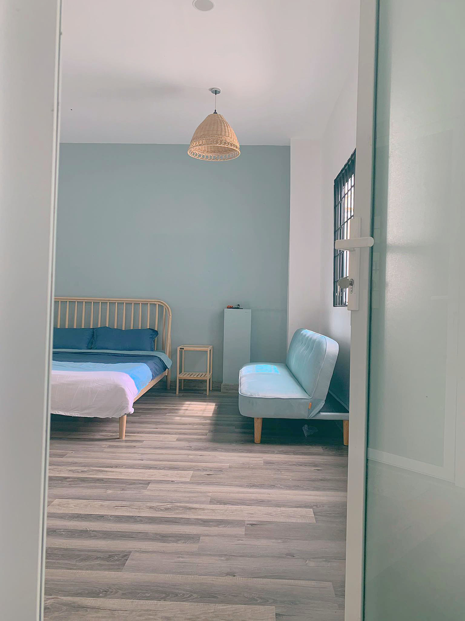 Nhà đẹp 3Tầng Hẻm xe hơi Đinh Tiên Hoàng Bình Thạnh. Chỉ nhỉnh 2tỷ