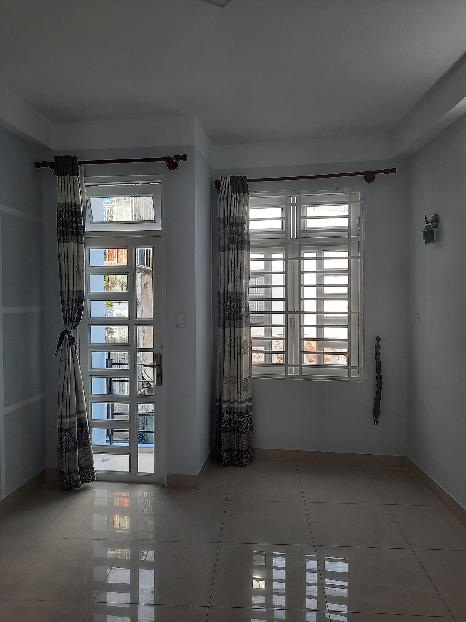 BÁN NHÀ VỊ TRÍ ĐẸP NGAY LẠC LONG QUÂN TÂN BÌNH NHÀ 4 TẦNG KIÊN CỐ GIÁ NHỈNH 4 TỶ 5