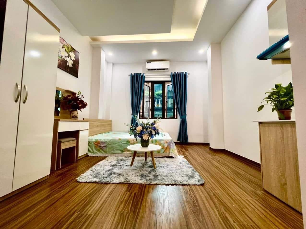 Bán nhà Mỹ Đình, 60m2 x 5T, nhà đẹp, hiếm có, duy nhất, TT Mỹ Đình, nhỉnh 4 tỷ 2