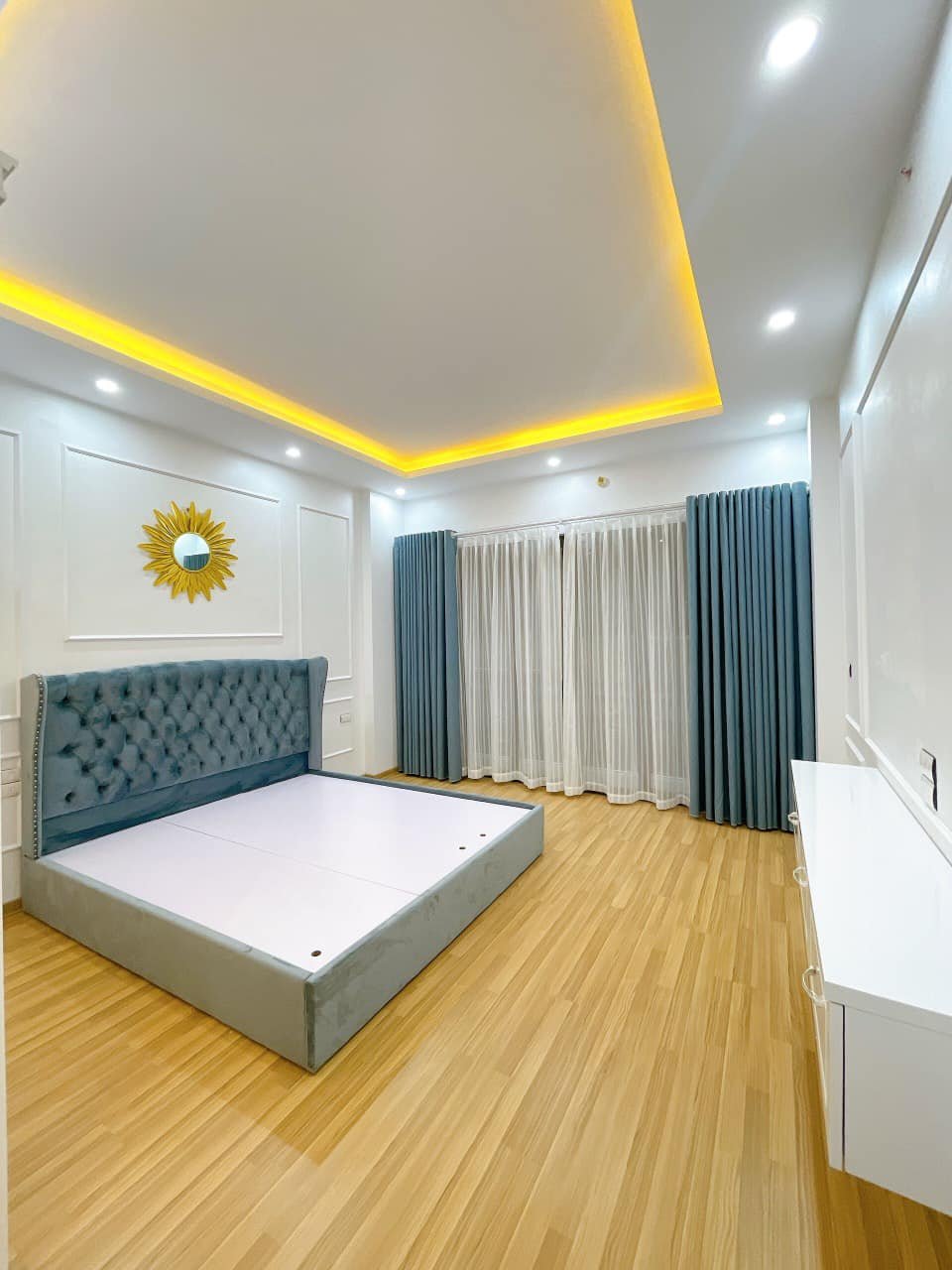 Nhà liền kề lô góc mặt phố Nguyễn Văn Lộc, kinh doanh đỉnh, 72mx4T, giá 37 tỷ 3