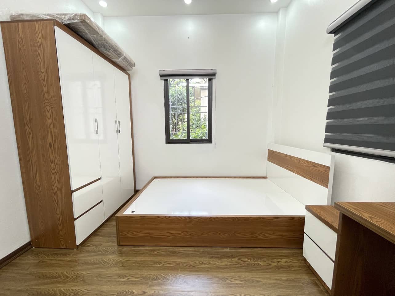 BÁN NHÀ MỄ TRÌ , LÔ GÓC, Ở NGAY, FULL NỘI THẤT, 45M.5 TẦNG. 5 TỶ 2